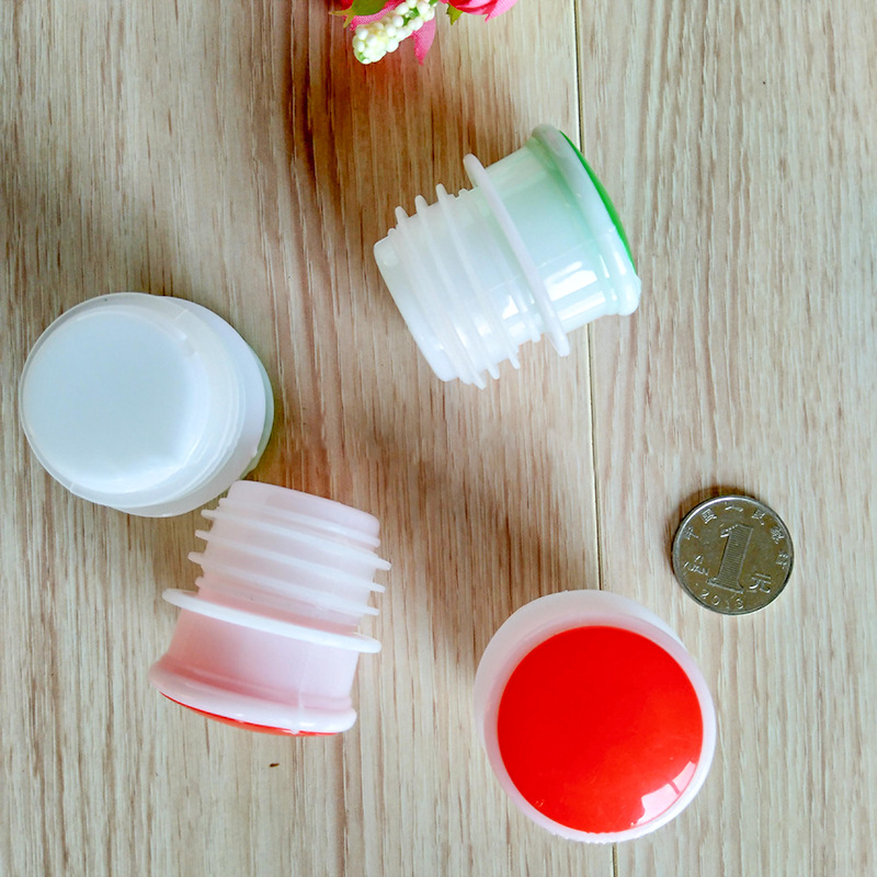 5磅暖瓶塞/小号塑料瓶塞/水瓶塞白底实物图