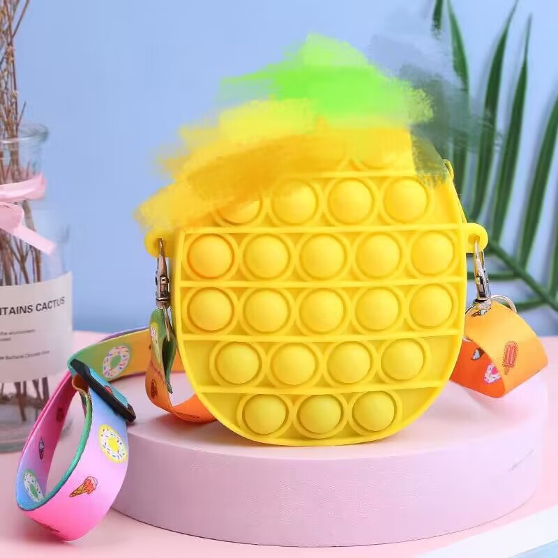 箱包/包挂件女可爱/俄罗斯/毛线编织包/小包白底实物图