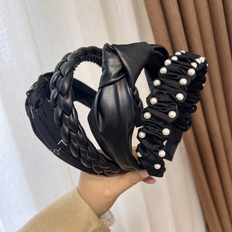 French elegant black hairband, sweet pearl braided hairpin, knitted height-increasing headband, wide-edge hairpin for women Specification image