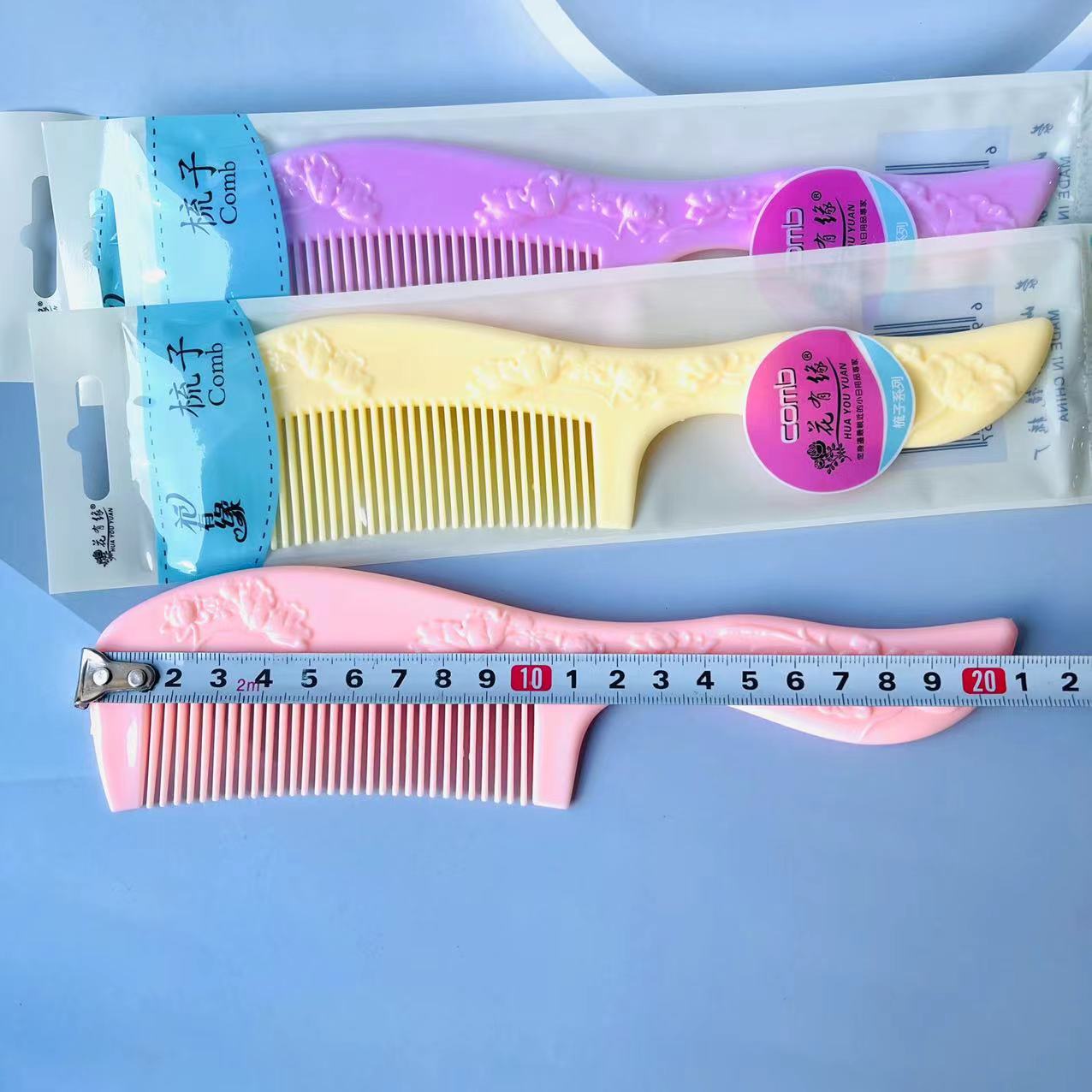 【 Zone 3-11 】 Embossed colored Comb 20/ pack 800/ box Embossed colored comb, plastic comb, rubber colored comb, anti-static comb, no scalp injury, dense tooth size comb Application Scenario