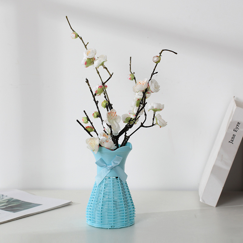 Home decoration simulation rattan woven vases, living room ornaments, flower arrangement tables, plum blossom mouth plastic vases, direct supply from the manufacturer Application Scenario