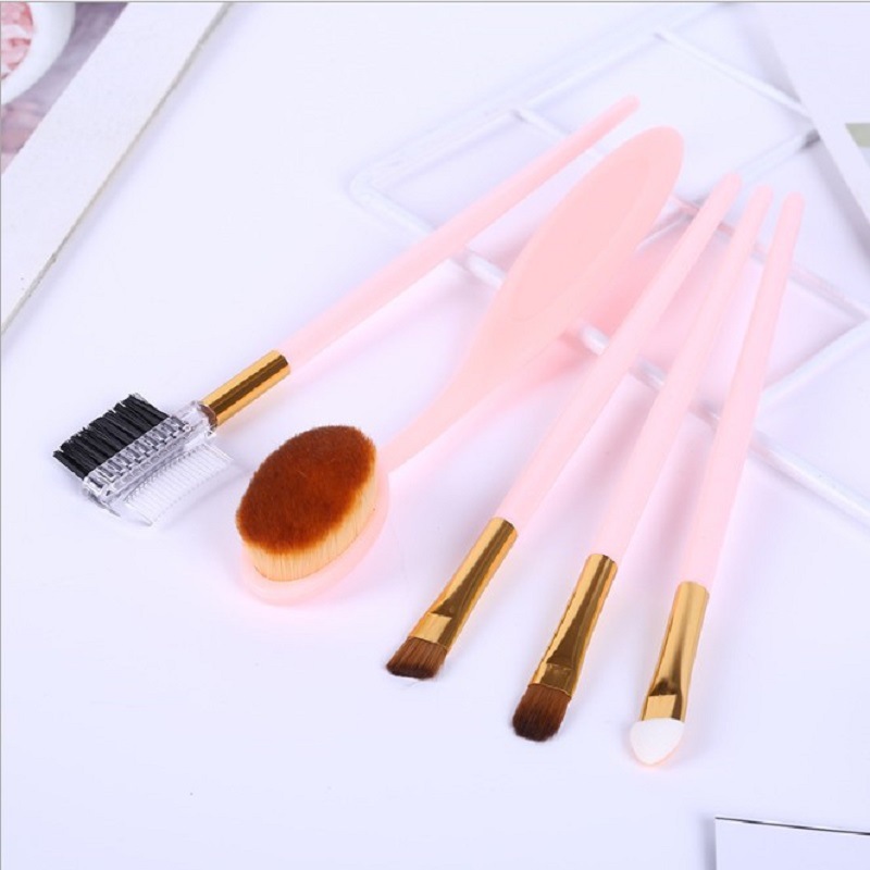 Brush your teeth with five makeup masks