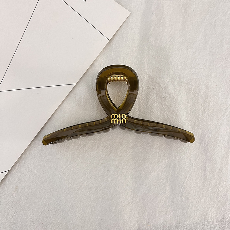 15cm extra-large size! High-quality acrylic grabber for women, 2024 new model, high-end feel, voluminous hairpin shark clip Application Scenario