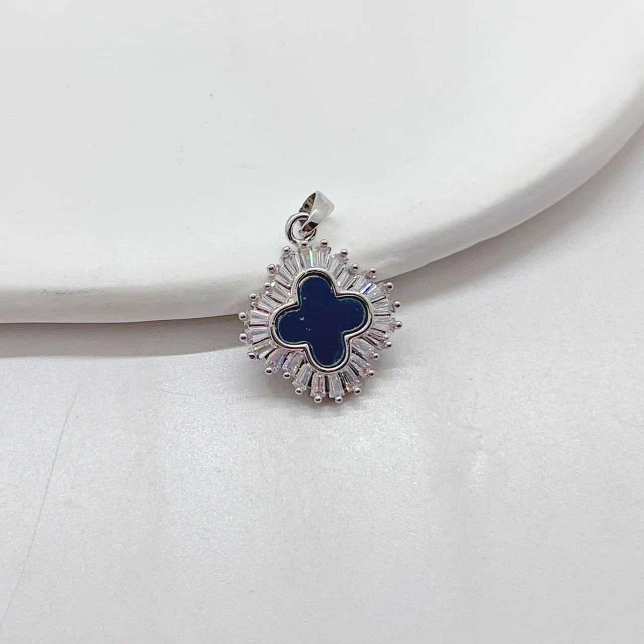 New copper micro-inlaid zircon four-leaf clover black and white bracelet necklace DIY bracelet accessory from Japanese and South Korean Internet celebrities Application Scenario