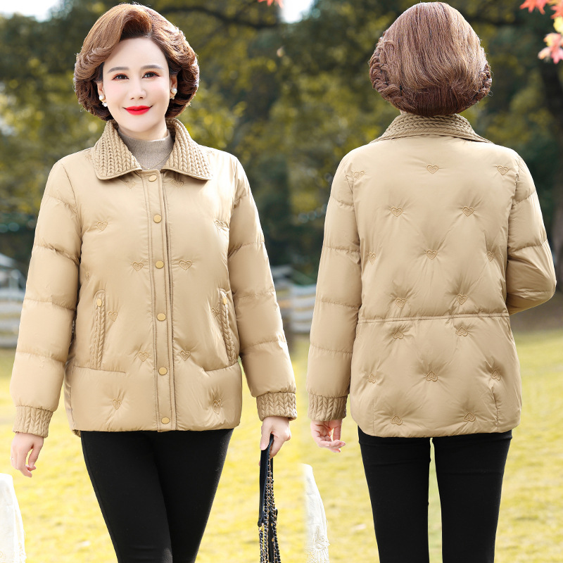 中年妈妈冬装加绒加厚羽绒棉服短款中老年女装羊羔毛外套大码棉袄