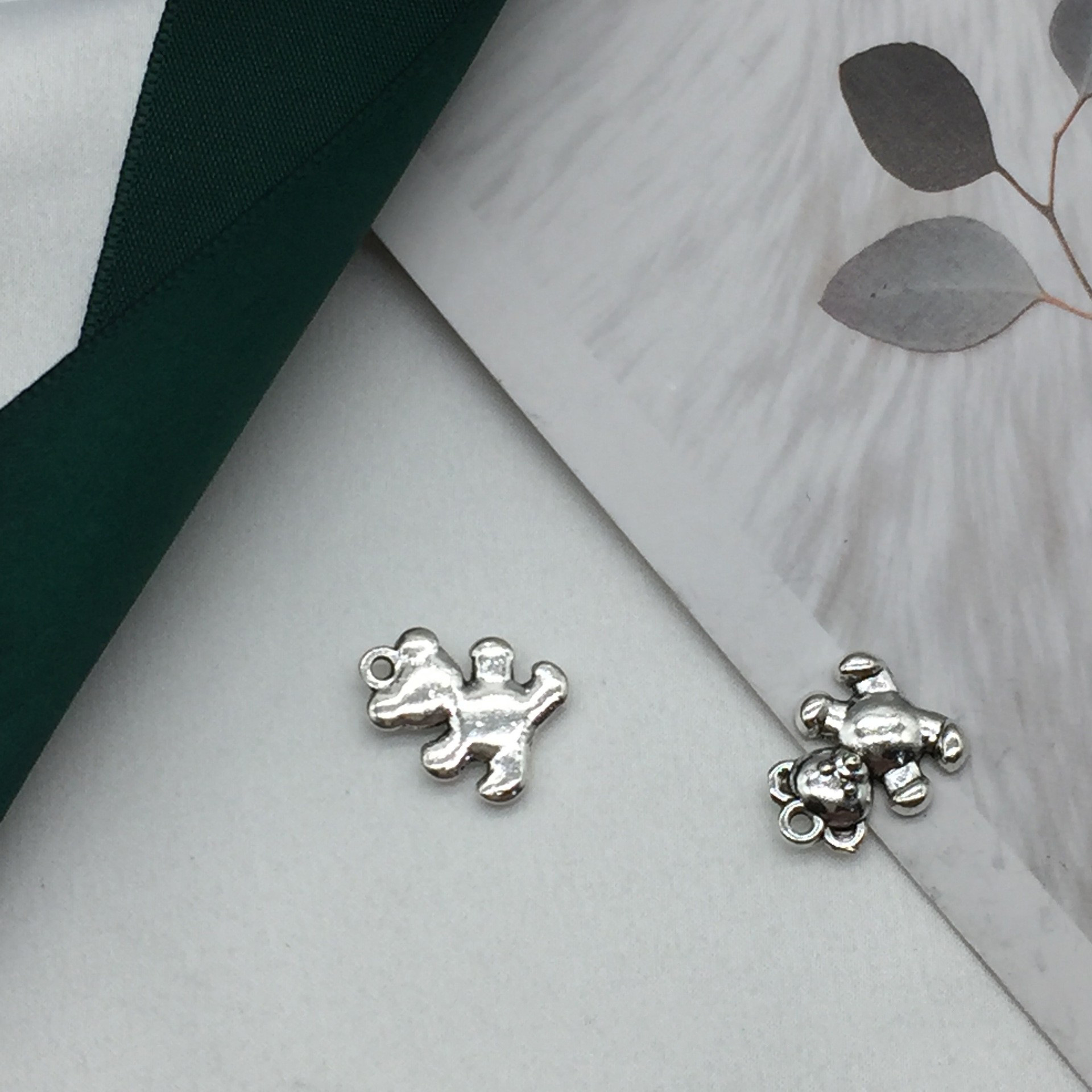 12*15Mm Ancient Silver Alloy Accessories Cute Bear Pendant Diy Necklace Bracelet Small Animal Accessories Wholesale Specification drawing