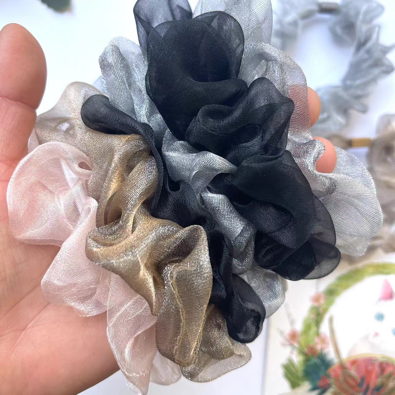 【1-11 Zones 】8 cm gauze loops 100 yuan per bundle, multi-color mesh small intestine loops, hair loops, simple hair ties, popular rubber bands, women's hair ties, ponytail 1 yuan 2 yuan Application Scenario