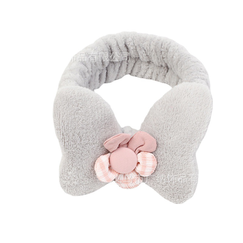 South Korea Small Fragrant Wind Iris Press Headband Net Red Girl Heart Sweet Plush Head With A Lovely Hair Accessories Pose Application Scenario