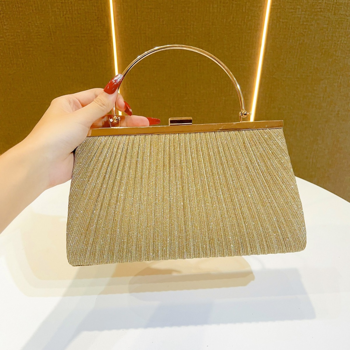 新款闪亮皱褶大容量手提包女公主包斜跨包晚宴包礼服包KTV手袋小