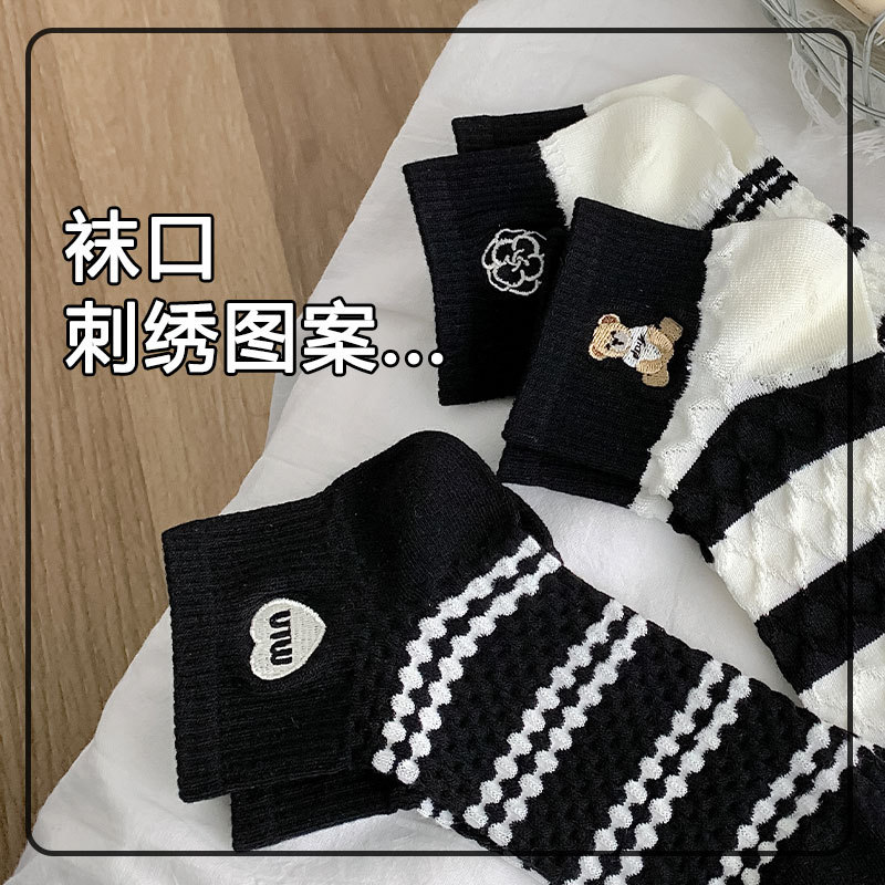 Sock stall, one-piece consignment, women's summer thin breathable women's short socks, embroidered and versatile summer low-top boat socks, Zhuji women's socks wholesale, one-piece consignment Specification image