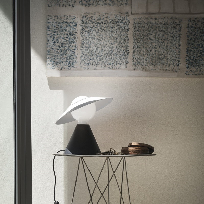 Postmodern children's room desk lamp, popular bedroom bedside study lamp, living room model room decoration, Little Flying Man straw hat lamp details Picture