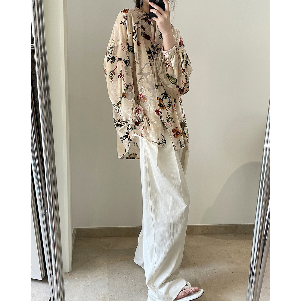 This spring and summer new Korean-style retro court-style velvet printed shirt is loose, slimming, casual, smooth and slightly transparent for women details Picture