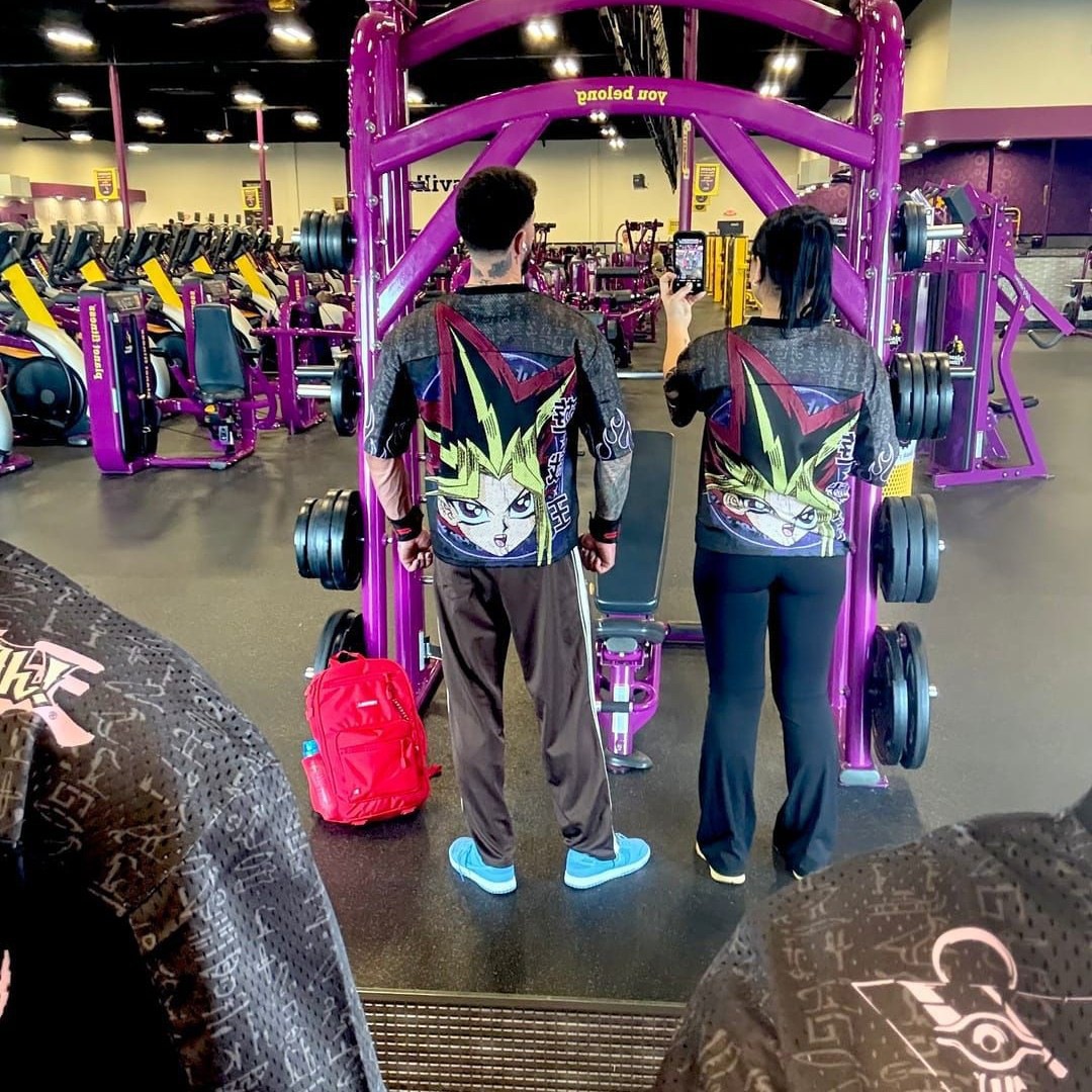 American YOUNGLA collaborates with Yu-Gi-Oh! To create a super large T-shirt for fitness and sports, with loose holes and casual short-sleeved shirts details Picture