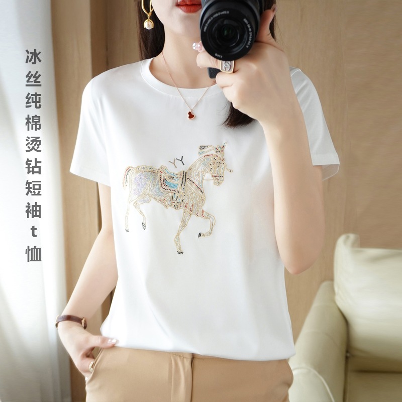 A short-sleeved T-shirt made of pure cotton with ice silk, featuring a round-neck base layer for women. It can be worn as an inner top with rhinestones