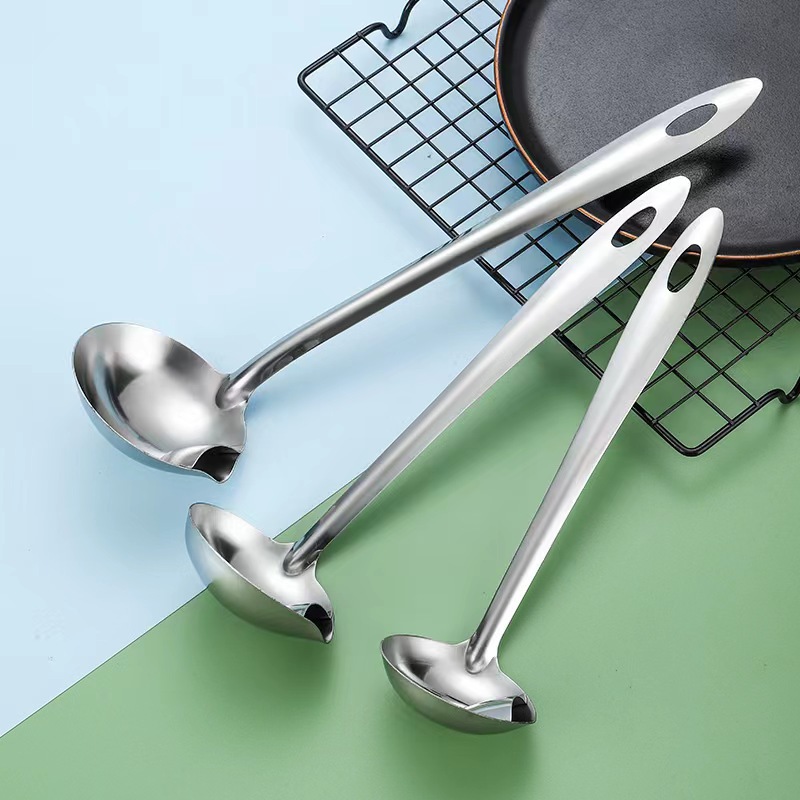 不锈钢隔油勺长柄火锅汤勺去油漏油油汤分离器厨房工具批发