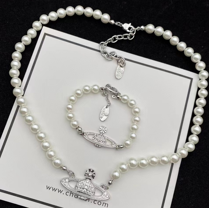 Western Empress beautiful Saturn pearl set necklace must be a complete set into the eyes of the right pure crown ball full figure