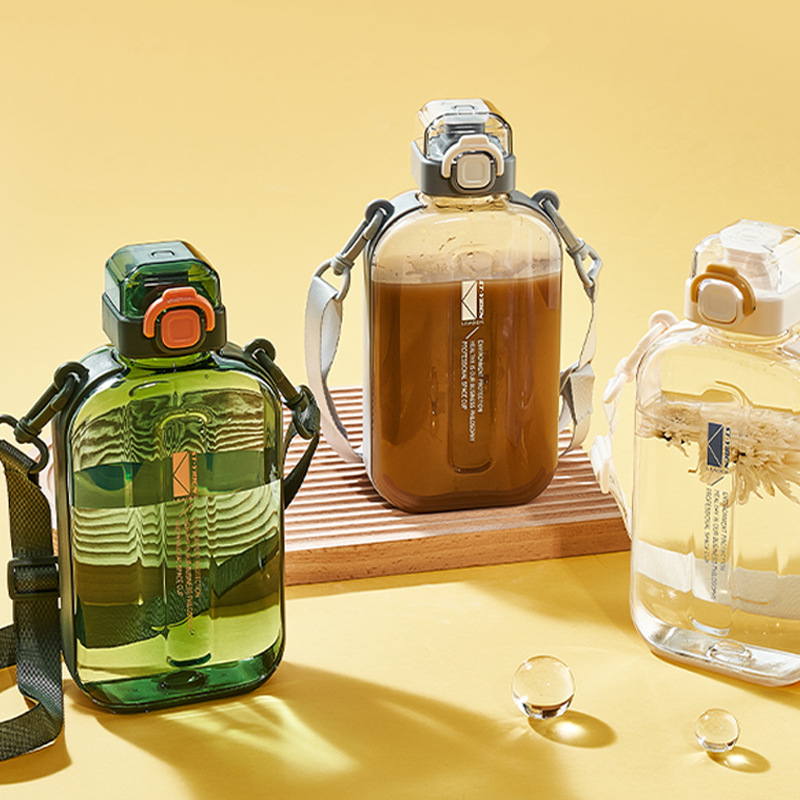 亿本太空杯大容量简约风高颜值塑料水杯通用户外便携运动健身水壶