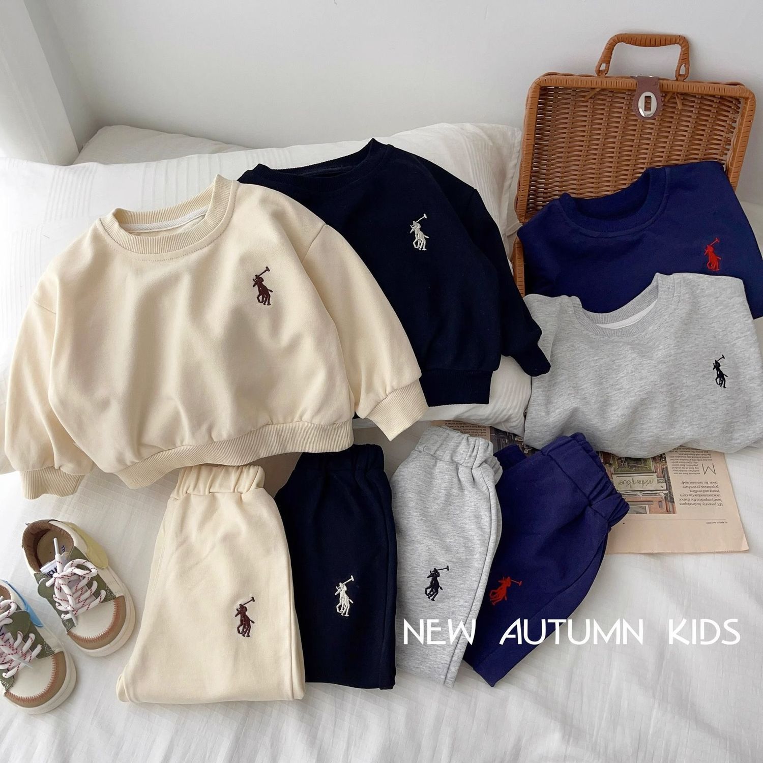 Spring Korean version long-sleeved sporty round-neck hoodie set for boys 2024 New style cool and trendy children's two-piece set details Picture