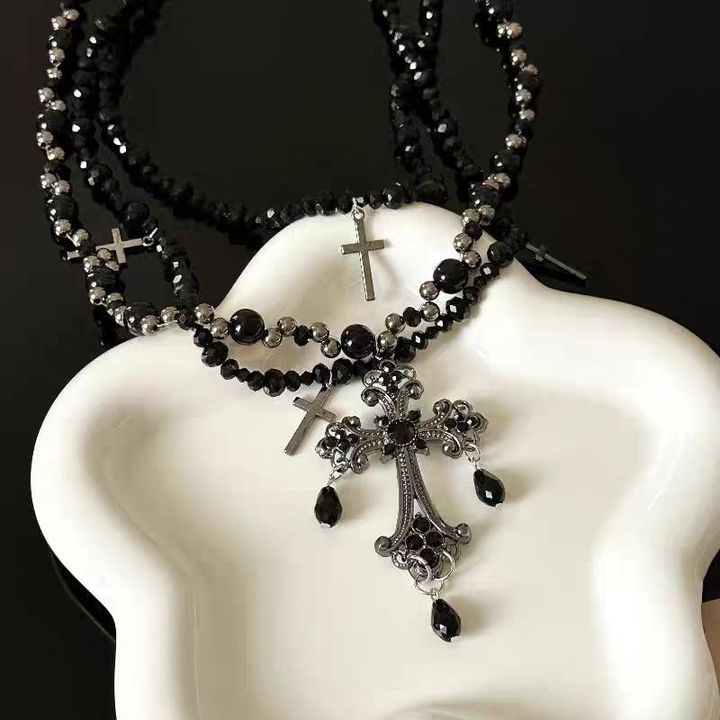Sweet and cool black cross necklace, heavy Gothic punk multi-layer choker layering retro pendant, versatile collarbone chain Application Scenario