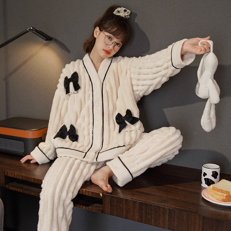 2022 New Coral Velvet Sleepwear Women Winter Plus Velvet Thick Cartoon Cute Flannel Home Suit Wholesale details Picture
