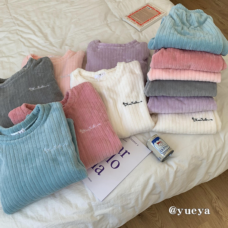 2023 New Autumn And Winter 2022 New Crescent City Warm Warm Leisure Home Wear Pajamas Net Red Coral Velvet Thickened Warm Set details Picture