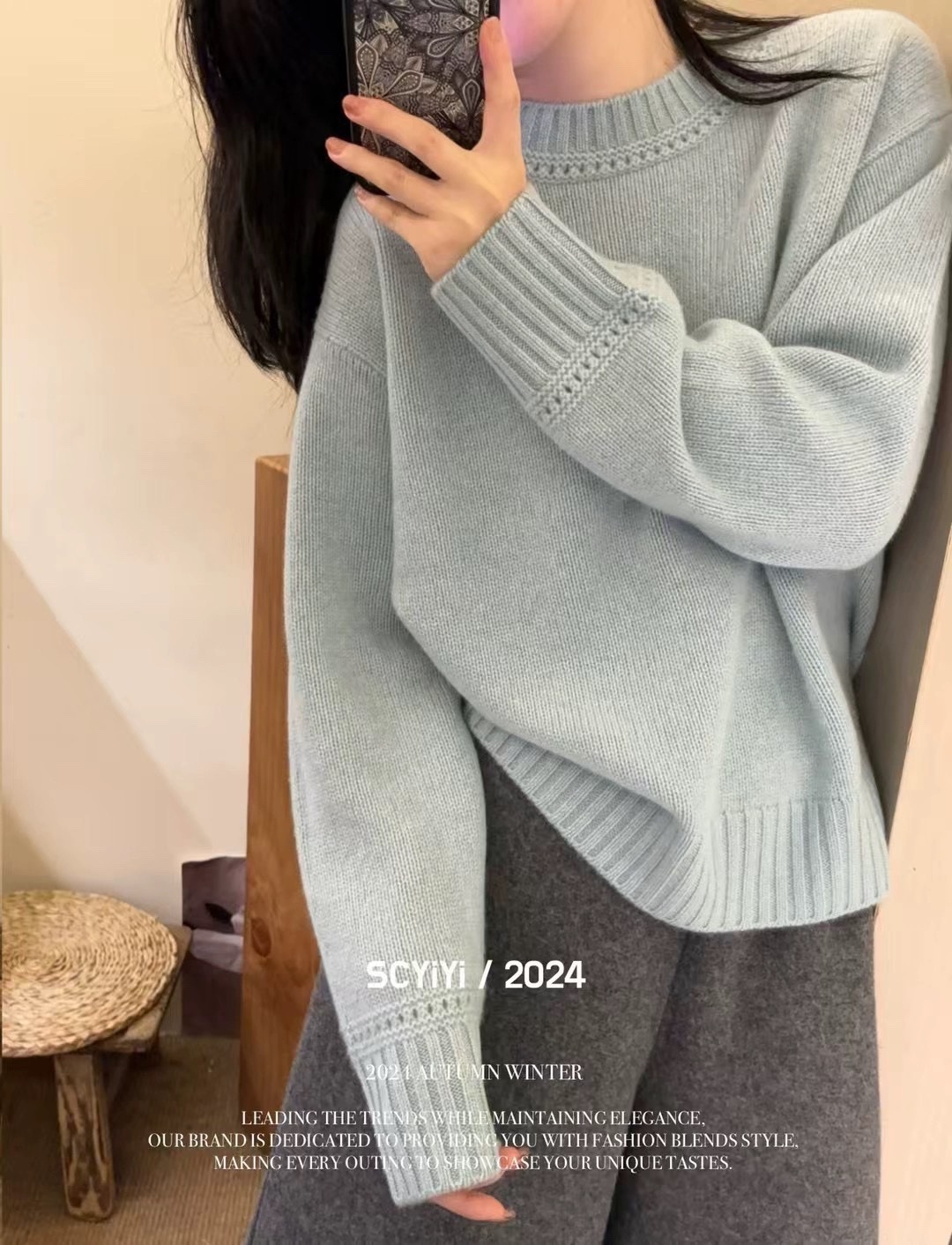 A heavyweight thickened 100% wool sweater for women with a round neck, loose and soft, off-the-shoulder sleeves, and a laid-back style. Wear it as a cashmere base layer pic 4