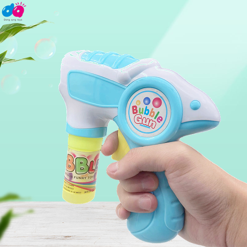 Cross-border foreign trade space bubble gun, children's outdoor fun bubble toy, parent-child interactive light, no dip water supply Application Scenario