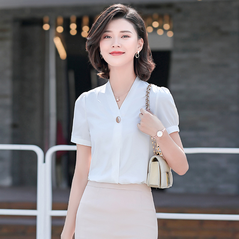 职业装短袖衬衫女2024春夏新款ol纯色气质V领牛奶丝白领打底衬衣