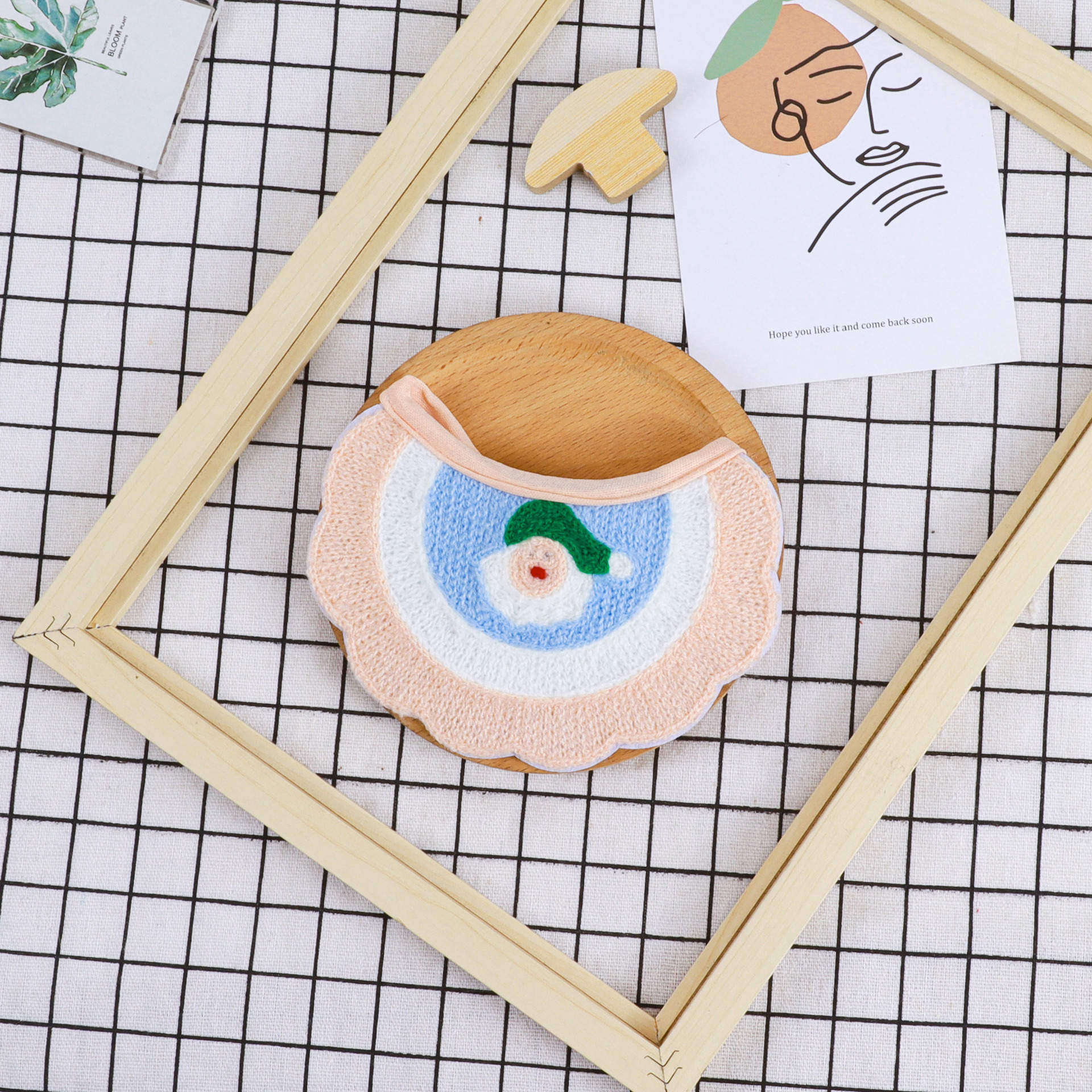 Pet bibs, cat collars, knitted cute cartoon dog wipes, neck accessories, cross-border pet supplies Application Scenario