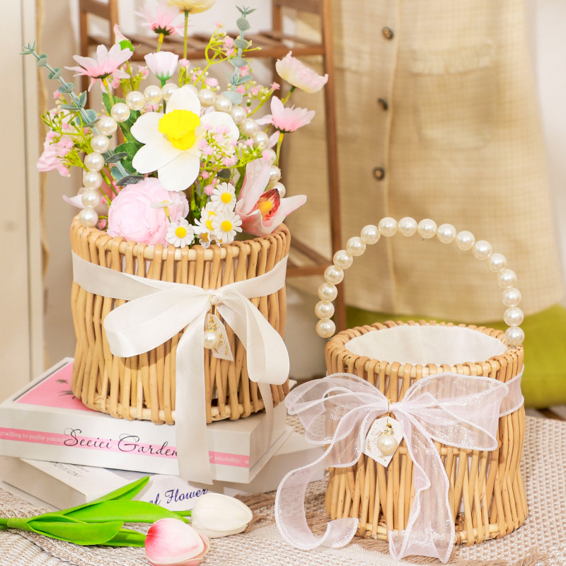 Floral Arrangement Willow Hand-Held Wedding Flower Basket Rattan Woven Bamboo Basket Woven Flower Pot Bamboo Basket Woven Grass Basket Application Scenario