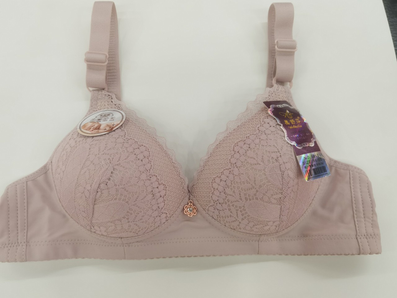 Skin-friendly cotton Olsufen 8918# without steel rims, neither too thick nor too thin AB cup folding underwear bra Application Scenario