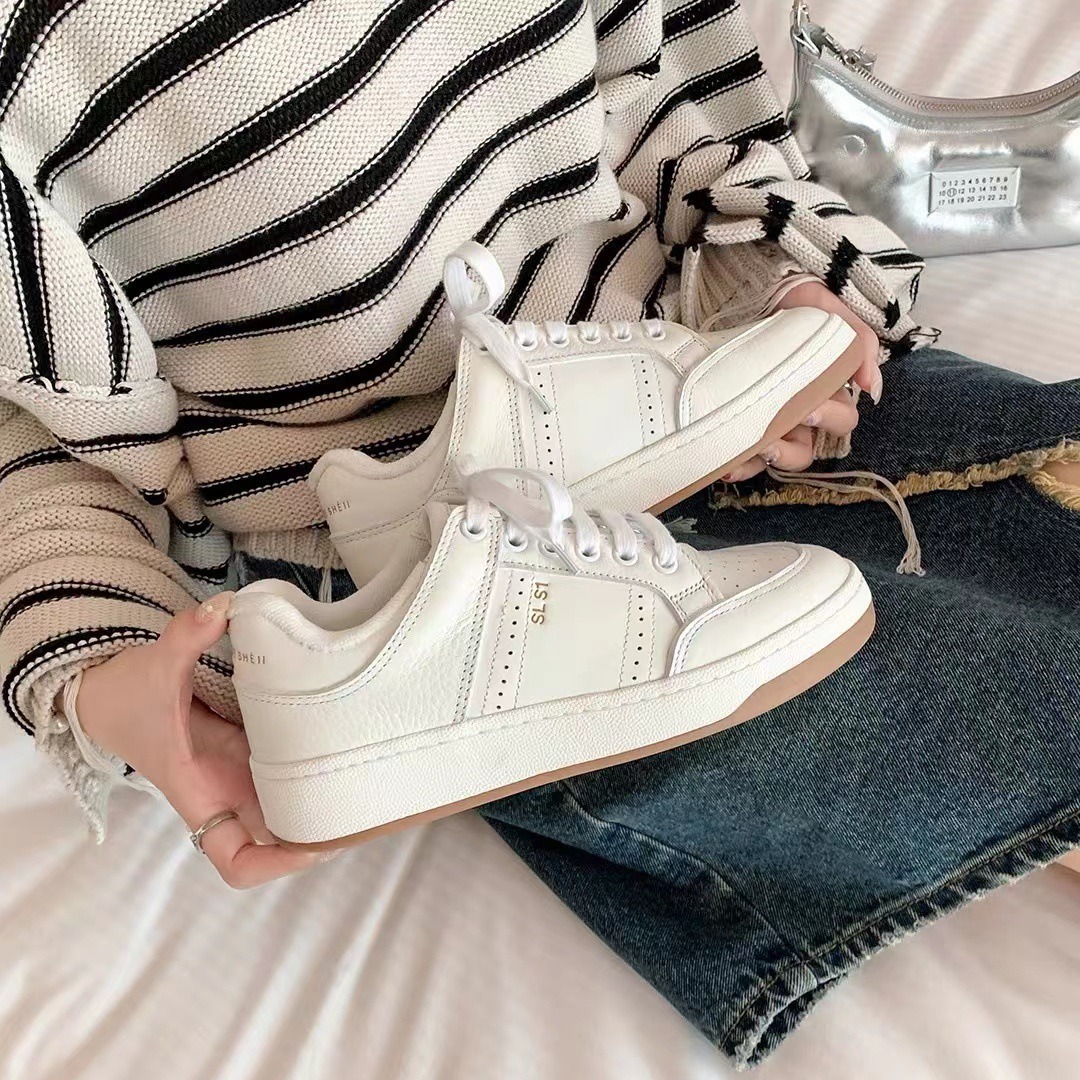 苏茵茵同款2025春新款厚底内增高小白鞋女休闲舒适圆头系带板鞋