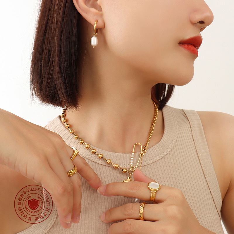 French retro earrings, freshwater pearl ring earrings, titanium steel 18K gold-plated jewelry, ins cold style Application Scenario