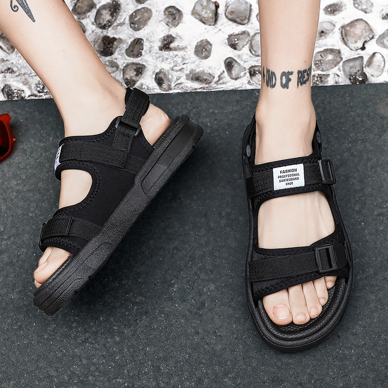 Men's Sandals Summer Korean Version Students New Casual Beach Shoes Trend Summer Men's Slippers Breathable Non-Slip Men's Shoes