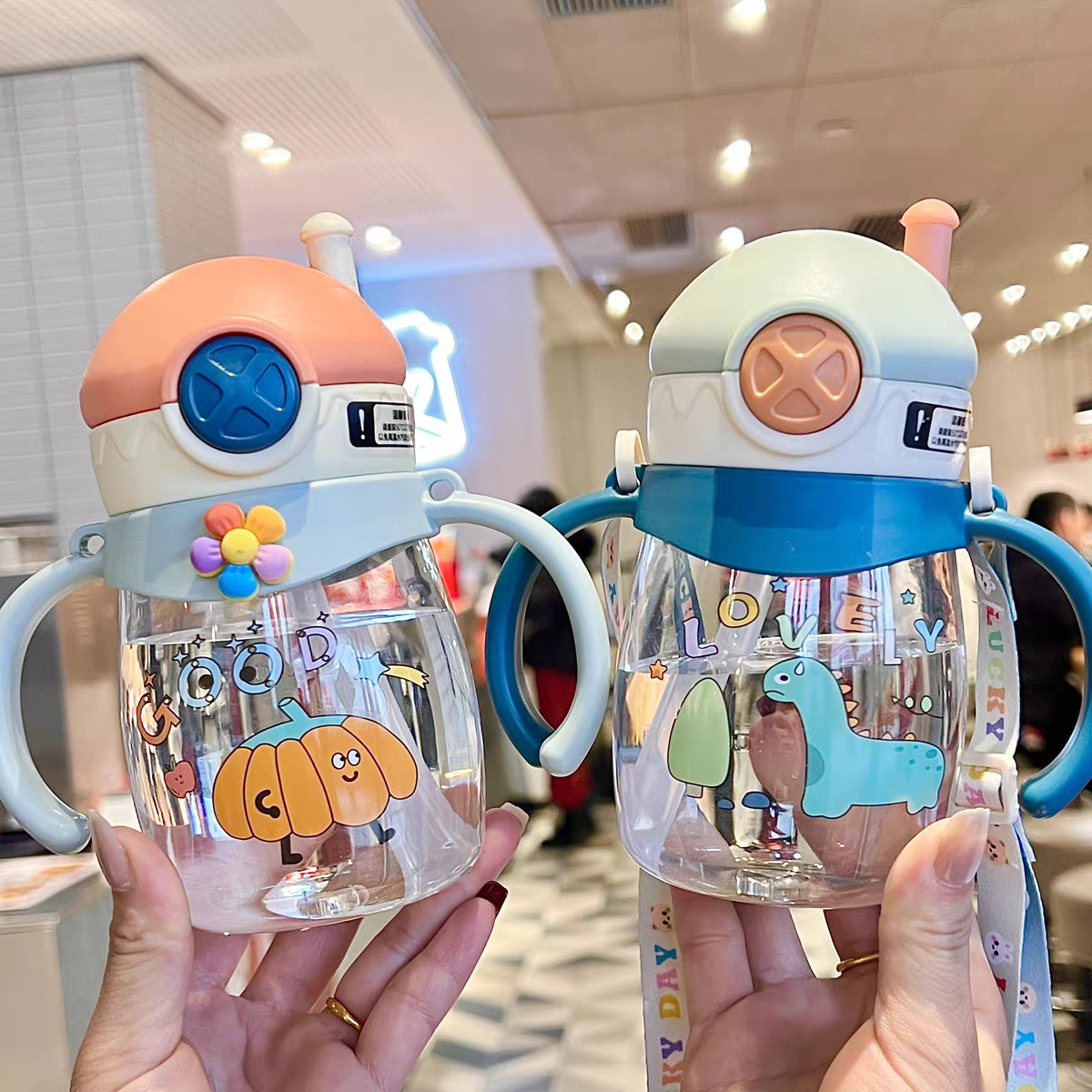 Children's straw cups, drinking cups for babies over one year old, learning drinking cups with scales, durable and drop-resistant, cute water bottles for kindergartens