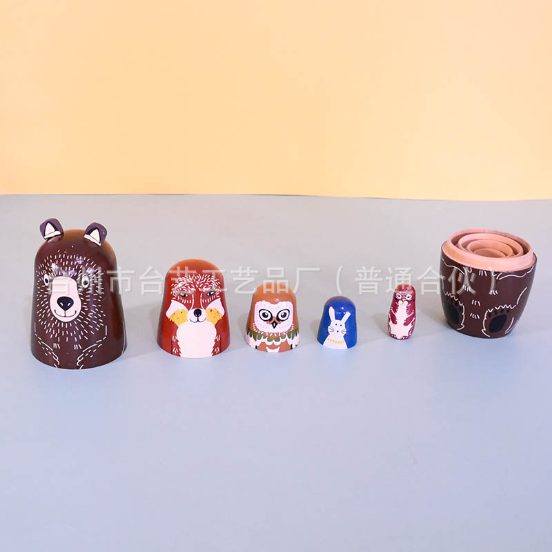 Creative brown bear grinding and painting home wooden handicrafts, creative gifts for Children's Day, Russian matryoshka dolls Application Scenario