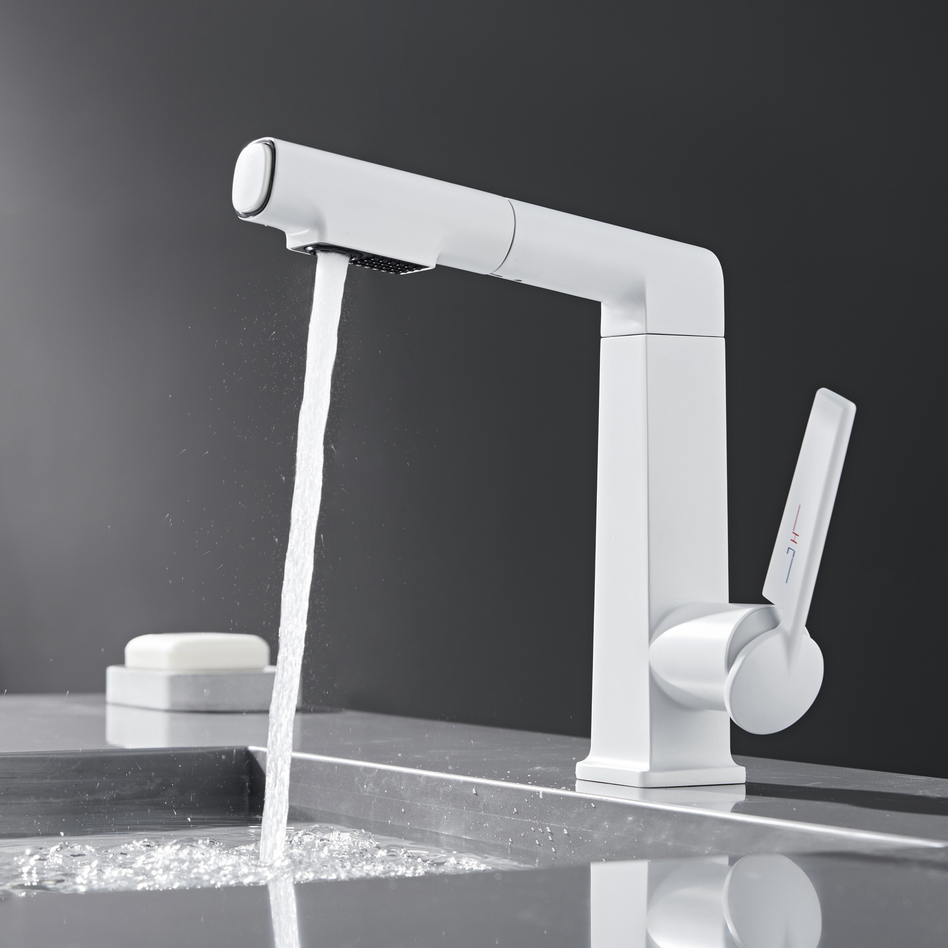 German quality black washbasin faucet, cold and hot, all-copper pull-out type with lifting and rotating under-sink for washing face and mouthwash Application Scenario