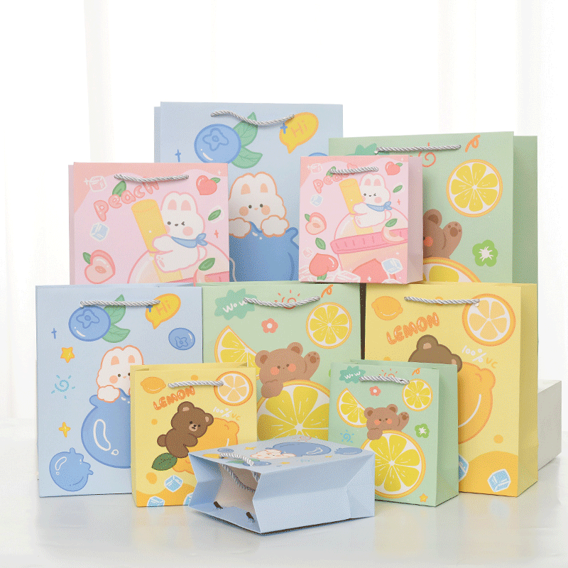 New White Card Thick Gift Bag Cartoon Animal Tote Bag Children's Day Gift Wrapping Paper Bag Specification drawing