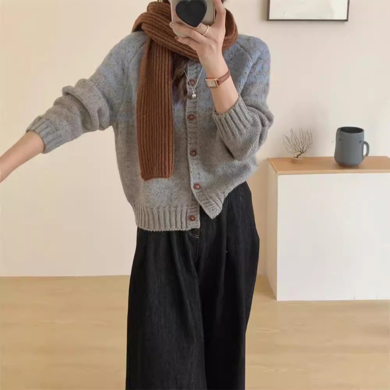 New autumn and winter round-neck Japanese-style artistic retro single-breasted jacquard loose and laid-back sweater coat, knitted cardigan for women Application Scenario