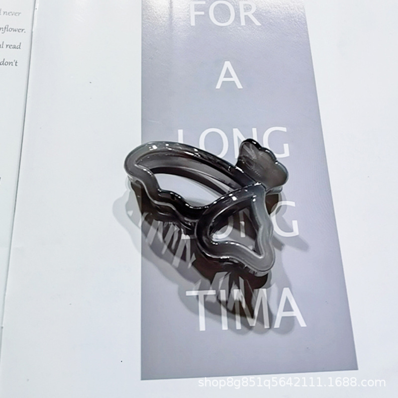 Factory Direct Sales Of Japan And South Korea All Four Seasons Network Red General Hair 8Cm Grab Clip Butterfly Hair Card Hair Accessories Application Scenario