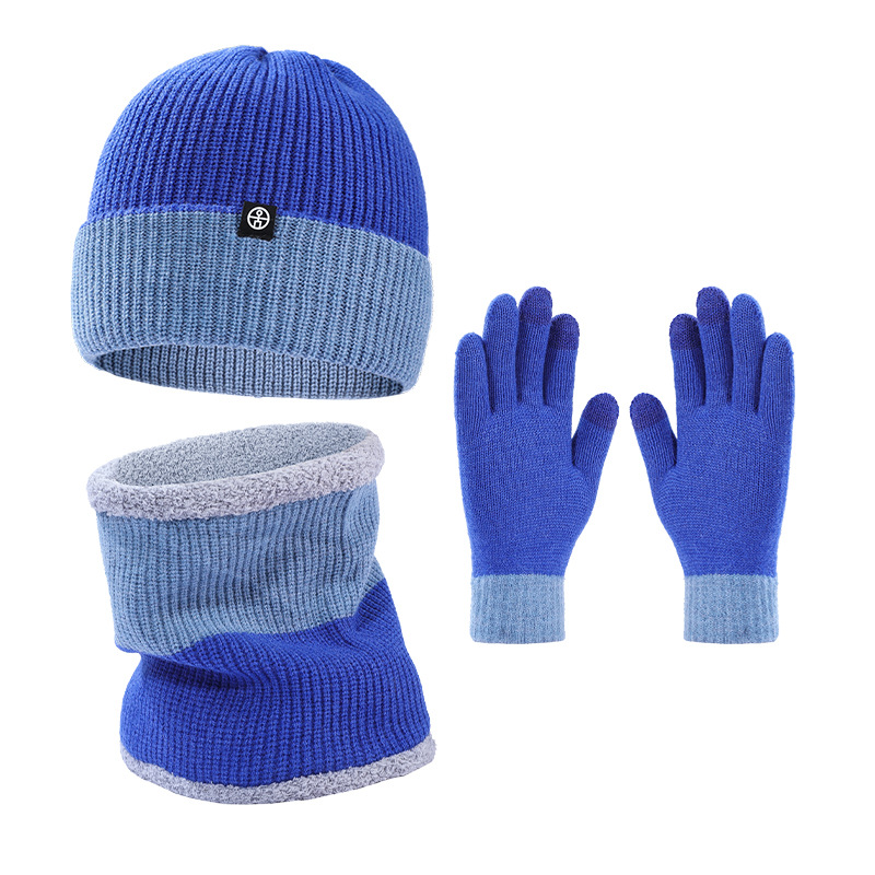 Cross-Border Europe And The United States Warm Knit Hat Men's Matching Color Plus Velvet Ear Protection Riding Hat Neck Gloves Three-Piece Set Application Scenario
