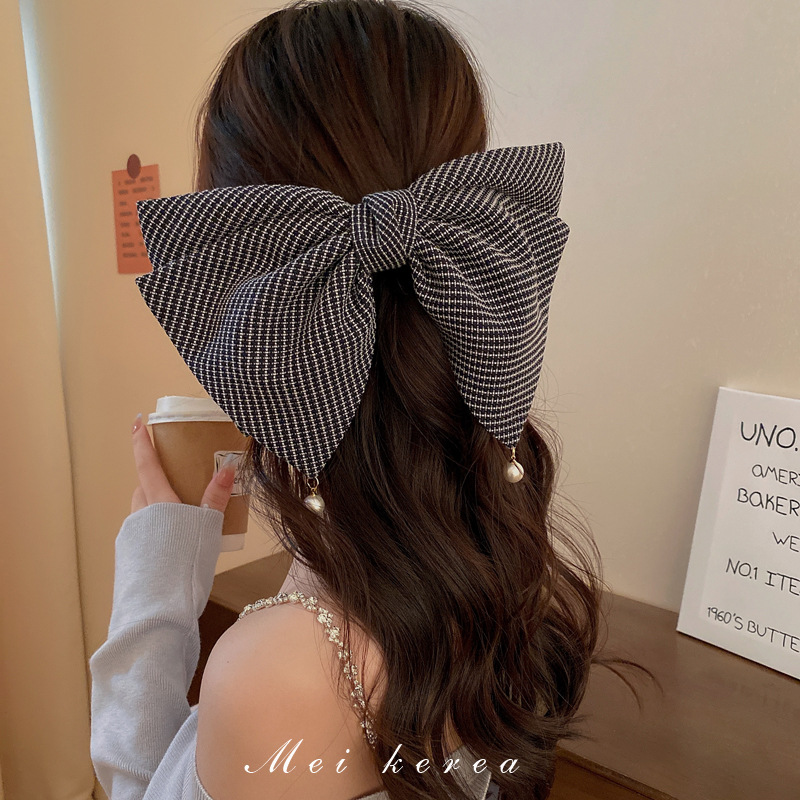 East Gate Temperament Pearl Large Bow Spring Clip Net Red Fashion Back Head Top Clip Retro Everything Hair Accessories Application Scenario
