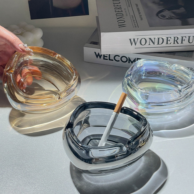 Modern and simple crystal glass windproof fly ash ashtray for merchants to use in living rooms, offices, Nordic hotels and restaurants Application Scenario