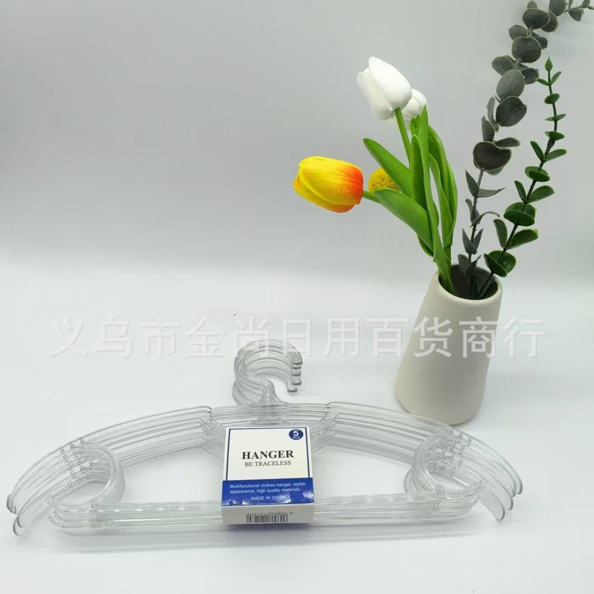 Wholesale creative transparent household seamless anti-slip clothes hangers, plastic clothes racks, dormitory balcony clothes hanging and drying racks Application Scenario