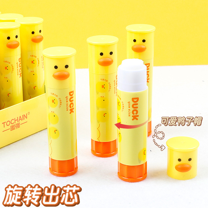 Tuqiang Little Yellow Duck Solid Glue, High-viscosity quick-drying Strong Glue, diy glue stick for children's handicraft class in kindergartens Application Scenario