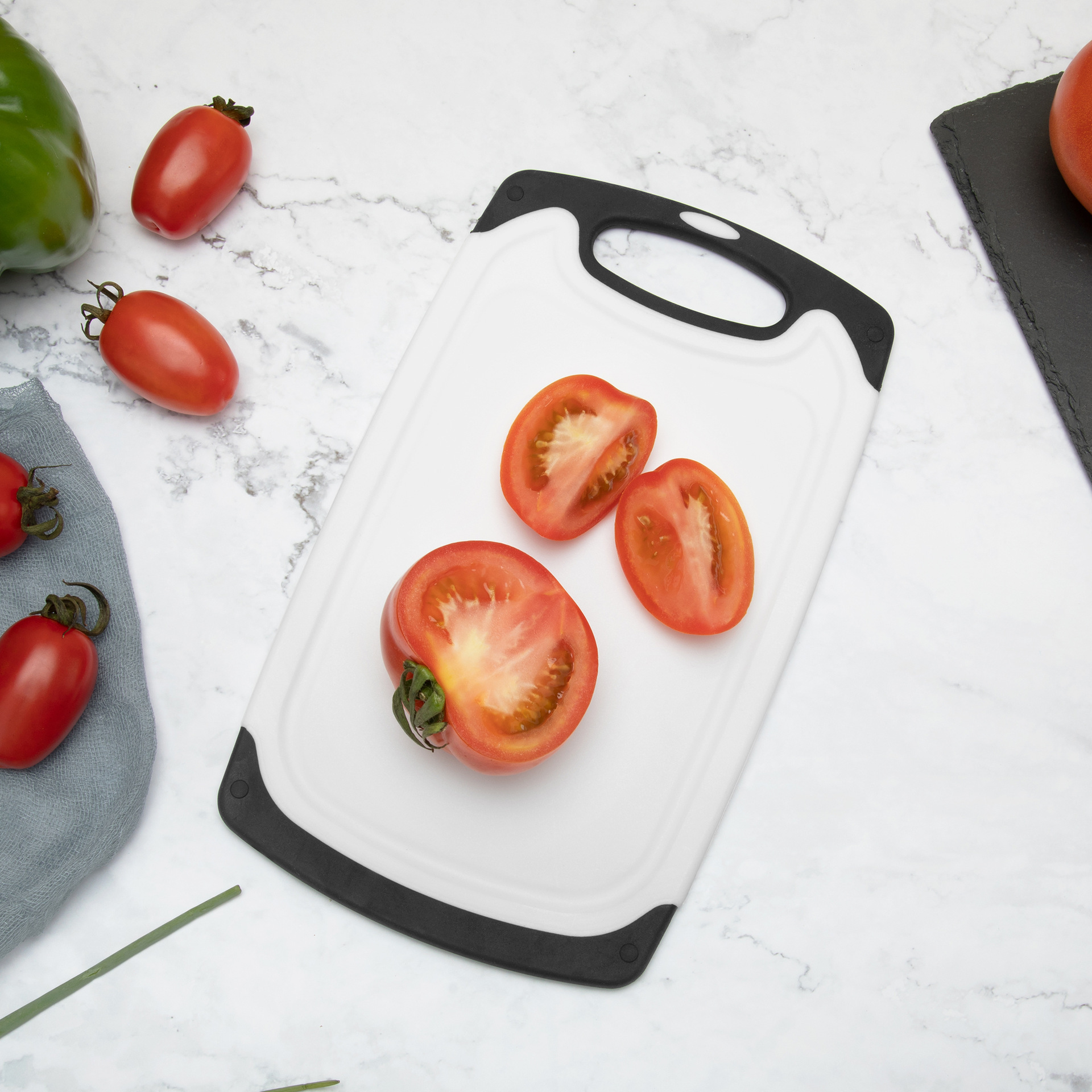 Amazon Hanging Wall Plastic Cutting Board Cutting Board Manufacturers Supply Multi-Way Cutting Vegetables Fruit Board Kitchen Supplies Cutting Board Wholesale Application Scenario