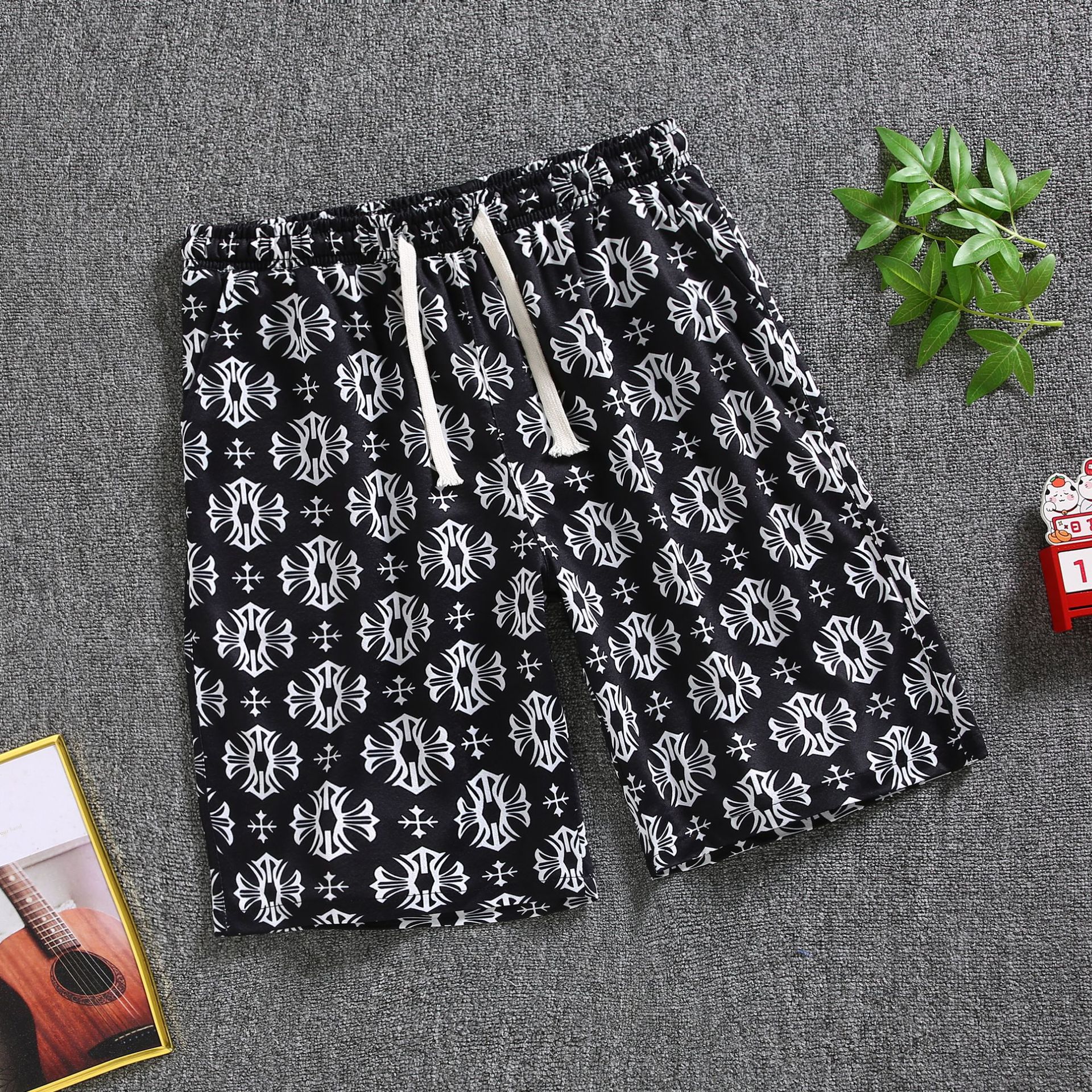 2025 Summer casual beach shorts, men's high-end pants, trendy and versatile capri pants, men's wide underpants details Picture