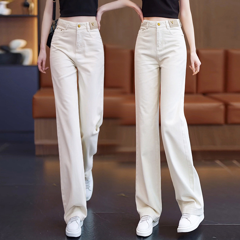 The off-white soft denim straight-leg pants for women are a new style for spring, autumn, summer and winter in 2024. This year's casual narrow wide-leg pants are versatile