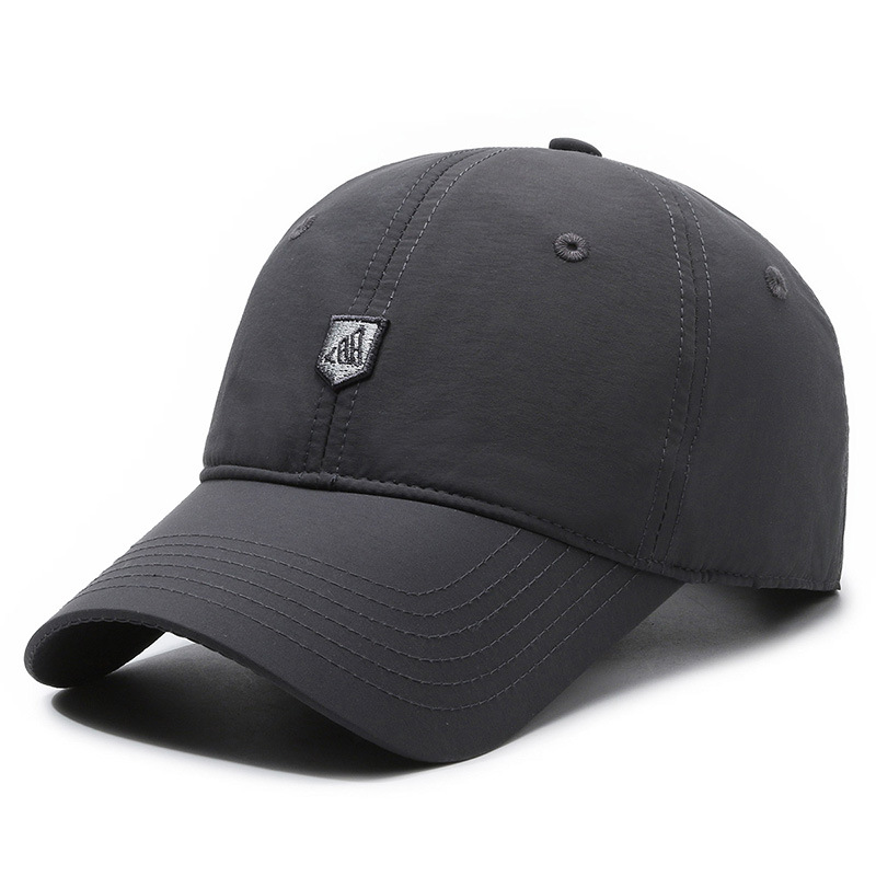 The new embroidered letter baseball cap offers sun protection and is fashionable and casual. It is a must-have for both men and women during spring and autumn outings Application Scenario