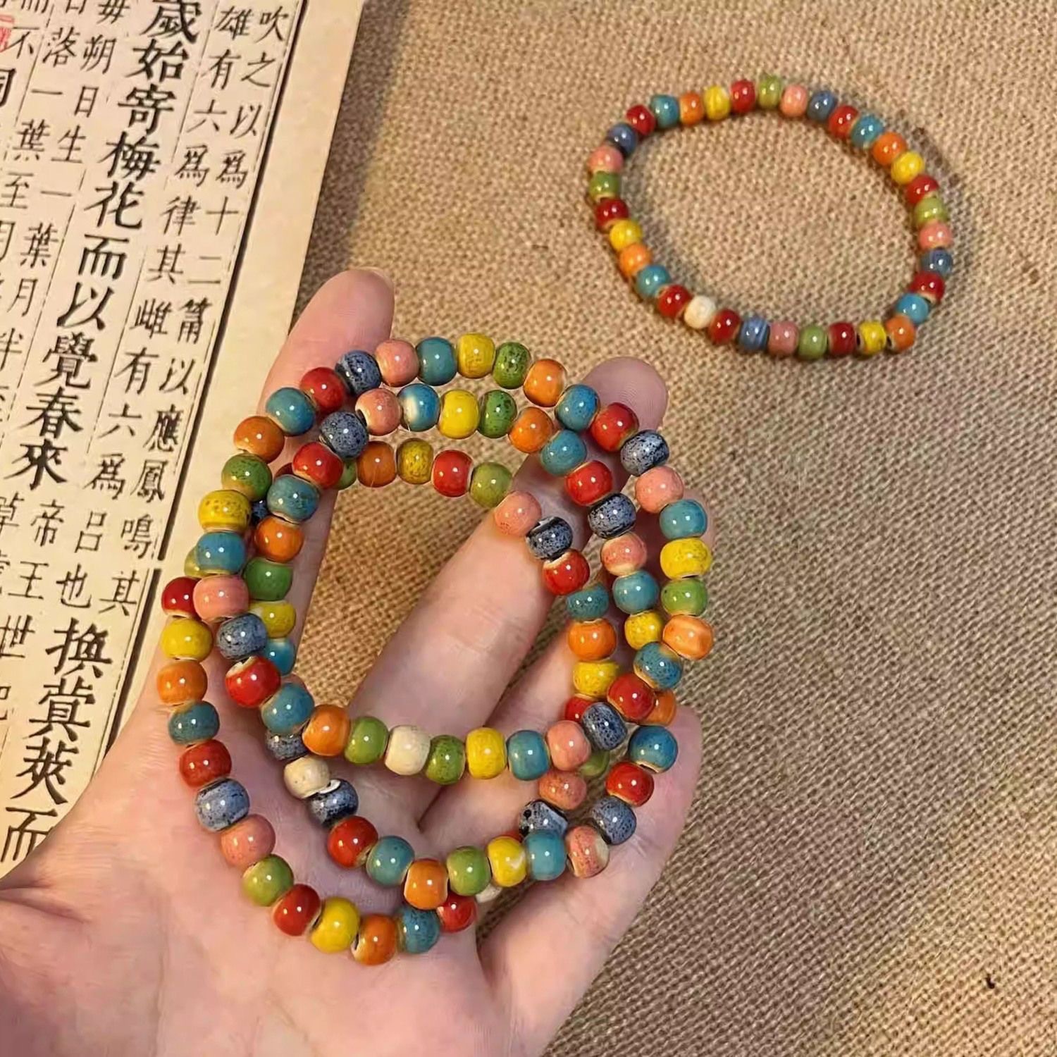 多巴胺彩色陶瓷串珠手錬女小众设计波西米亚手串气质弹力叠戴手饰